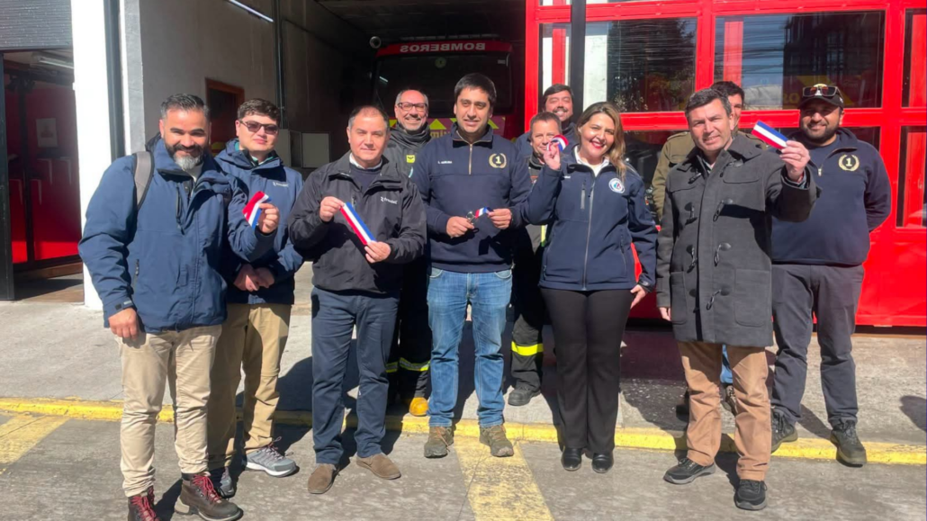 Renovación eléctrica en Bomberos de Cabrero