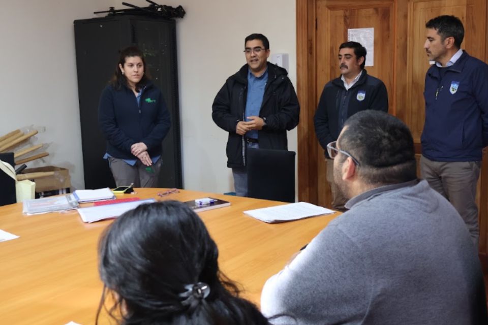 Programa de Emergencia de Empleo de CONAF inició labores en la…