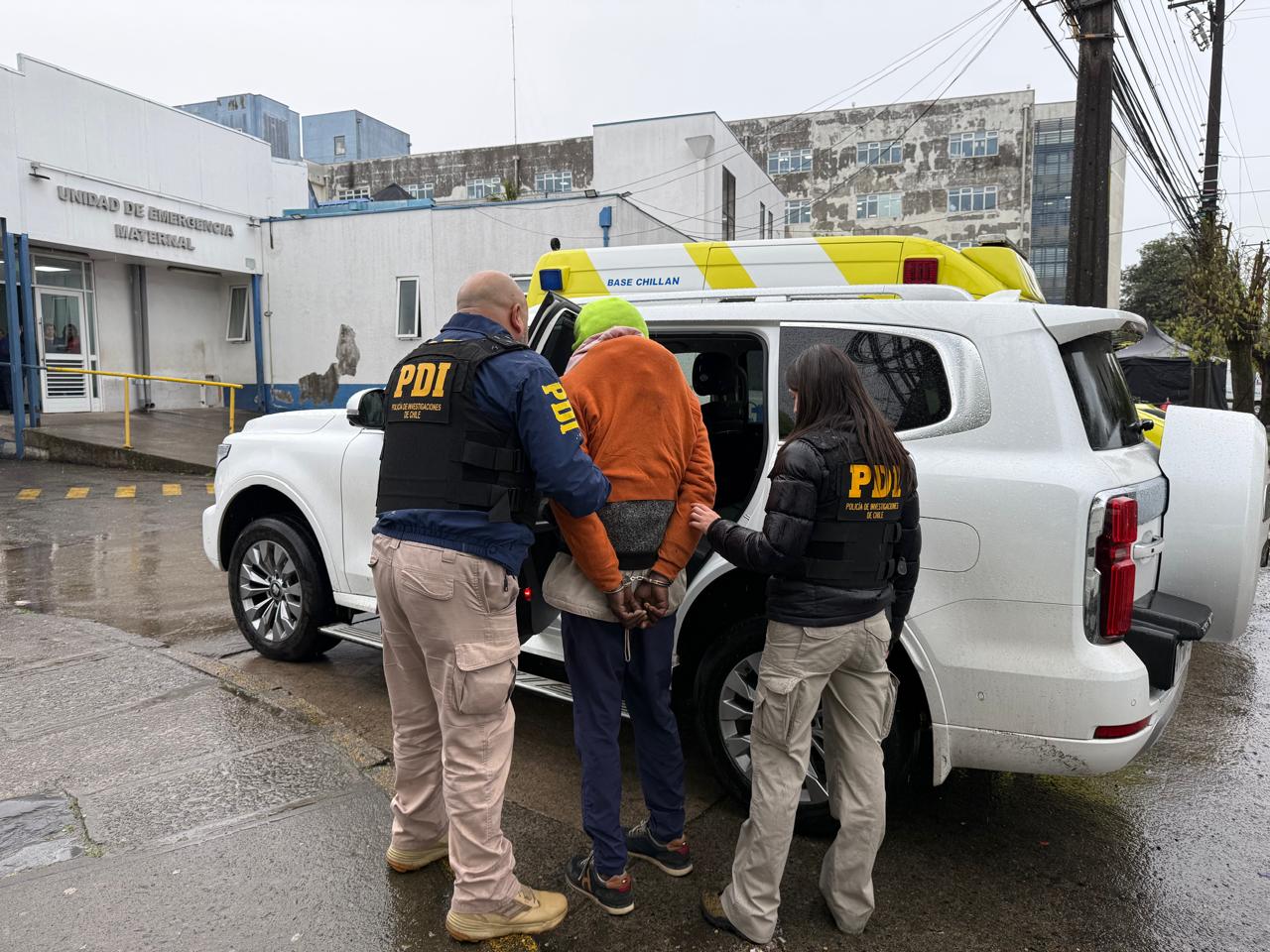 PDI EXPULSÓ DEL PAÍS A DOS HOMBRES COLOMBIANOS POR CONDICIÓN…
