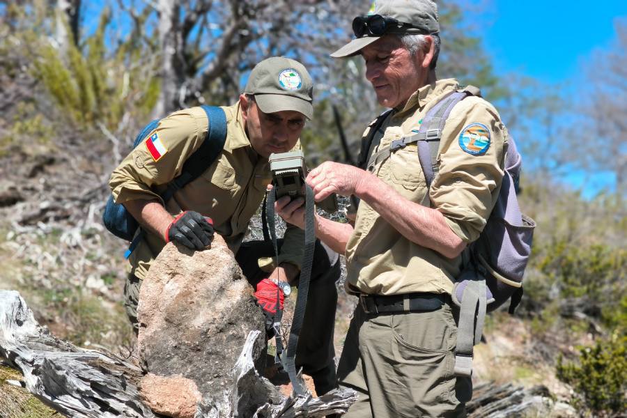 Los guardaparques que han dedicado su vida a proteger la cordillera…