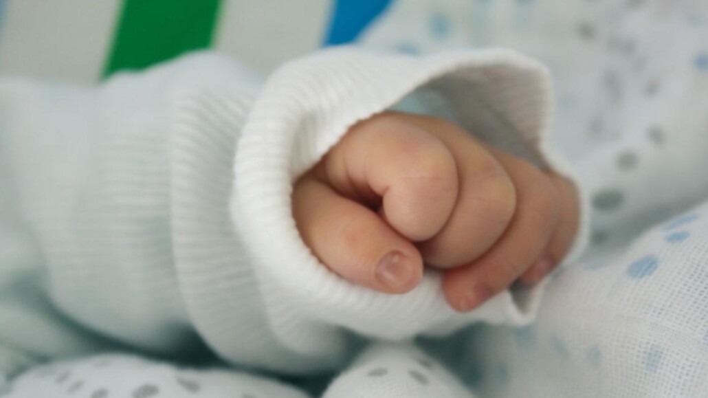 Muere bebé de 5 meses que estaba grave tras ser asfixiado por su…