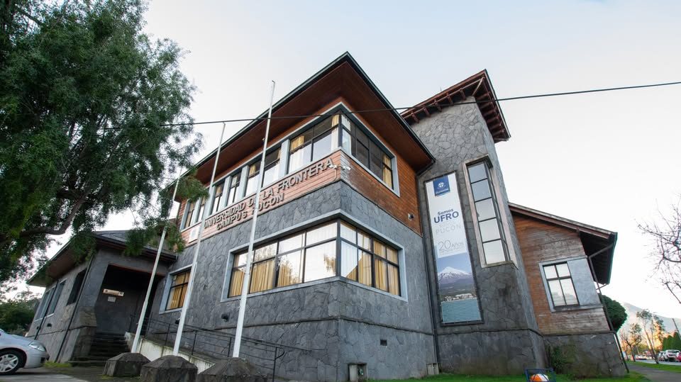 ESTUDIANTE DE LA UFRO FALLECE TRAS VOLCAMIENTO DE BALSA EN ACTIVIDAD…