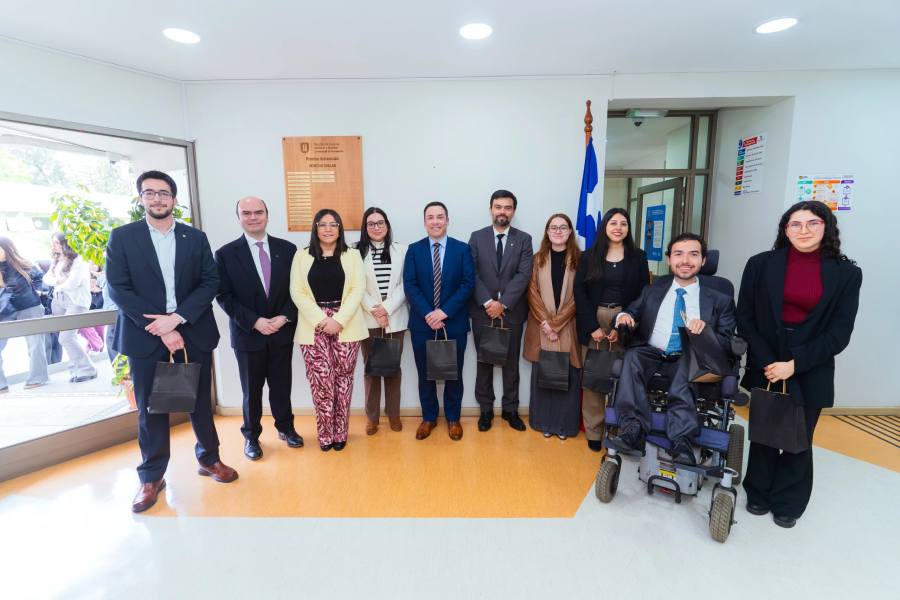 Derecho UdeC Campus Chillán conmemora 21 años con emotiva ceremonia…