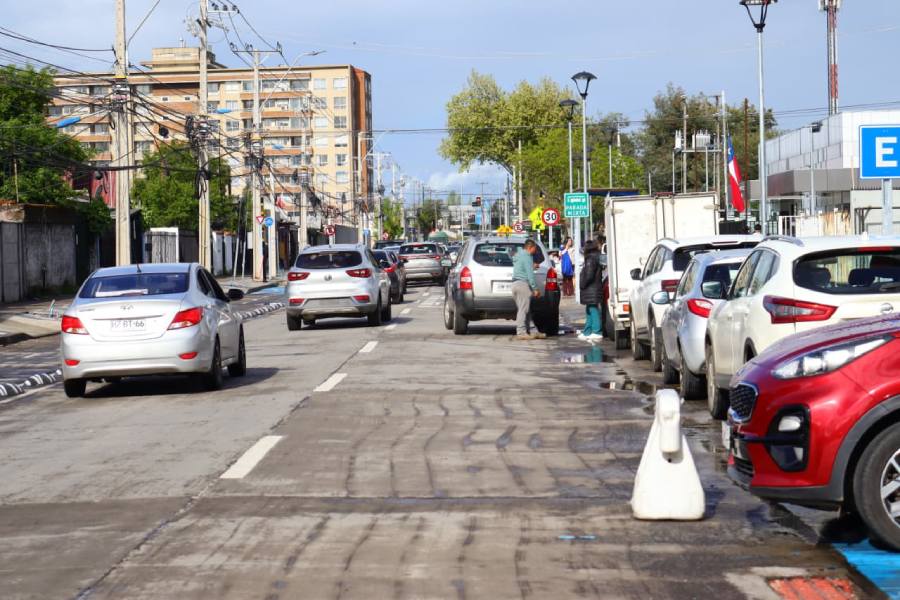 Cuestionan congestión y vehículos mal estacionados tras reapertura…