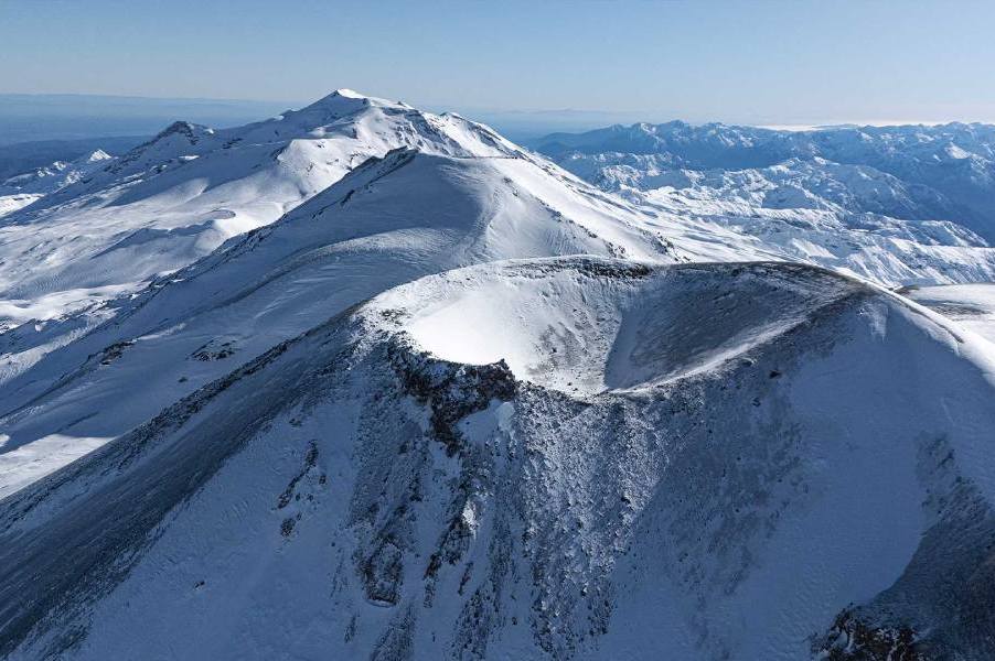 Explosión en complejo volcánico Nevados de Chillán genera columna…