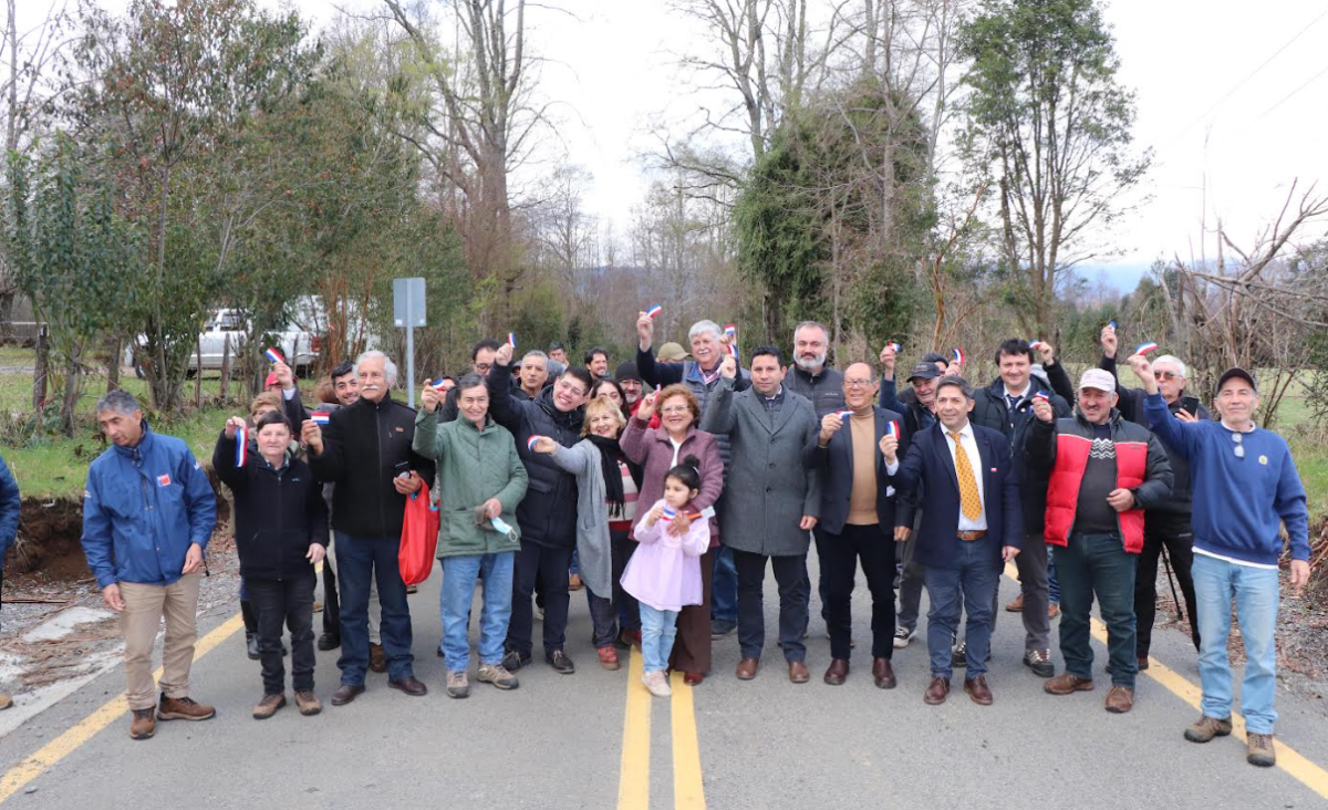 MOP y vecinos inauguran camino Cudico-Pino Huacho en Villarrica