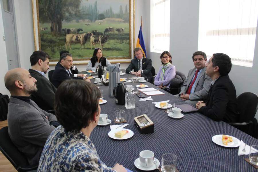Visita de embajador de Irlanda abre opciones de colaboración con la UdeC