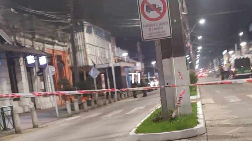 Investigan muerte de hombre que fue apuñalado en pleno centro de la…