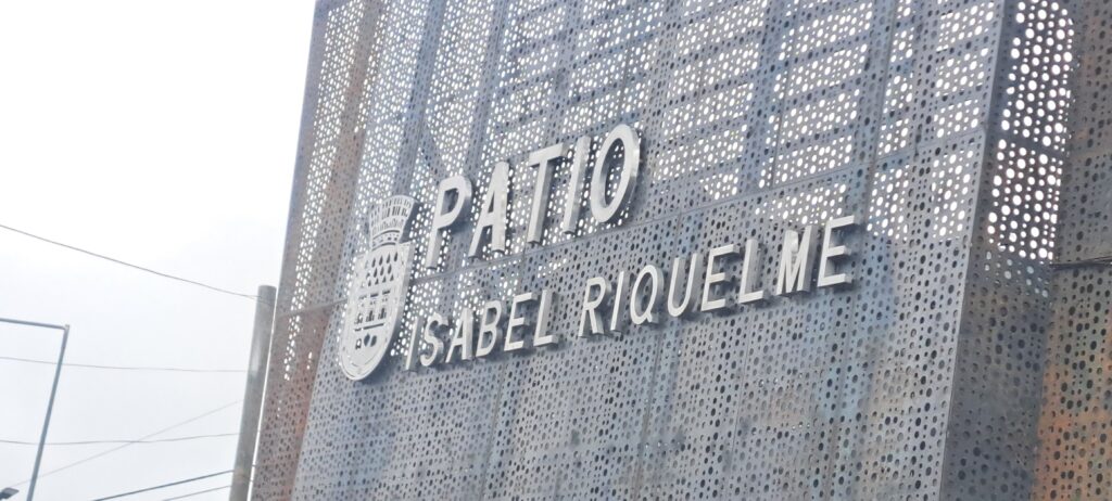 ¿PATIO ISABEL RIQUELME O FERIA LIBRE DE CHILLÁN? EL DEBATE POR LA…